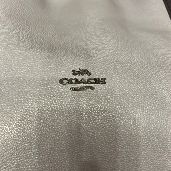 Coach Hadley Hobo 21 - Picture 9 of 15